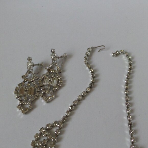 Vintage rhinestone necklace and earrings - Picture 9 of 13